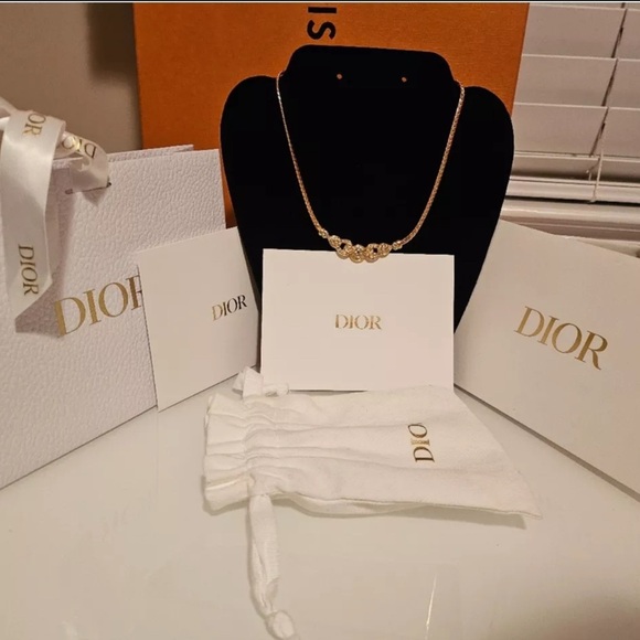 Authentic Vintage Christian Dior Necklace with dust bag,shopping bag ❤️❤️❤️ - Picture 2 of 12